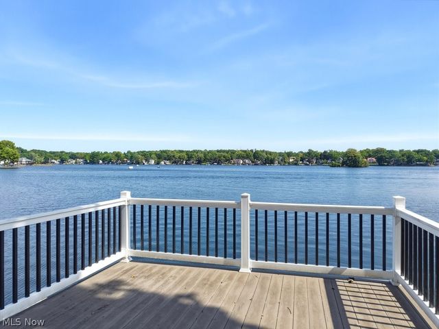 335 Dorwil Drive, Coventry, OH 44319