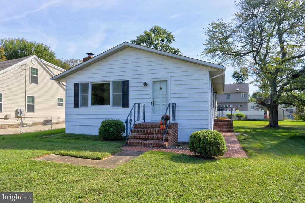 207 GREENLAND BEACH RD, Baltimore, MD 21226