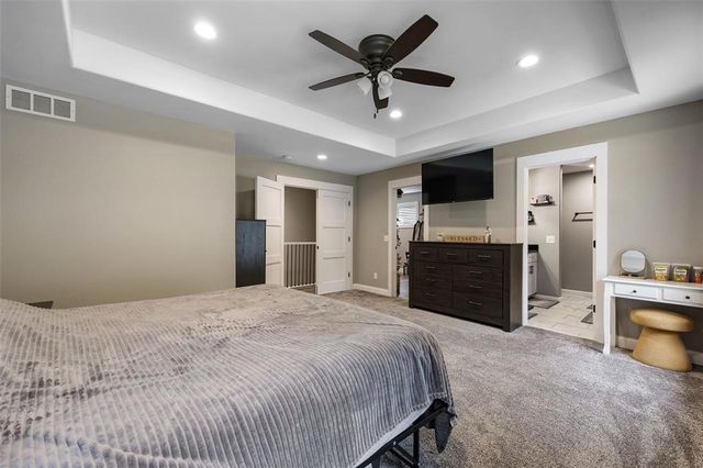 1698 Foxborough Drive, Marion, IA 52302