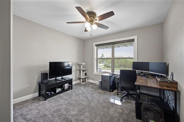 1698 Foxborough Drive, Marion, IA 52302