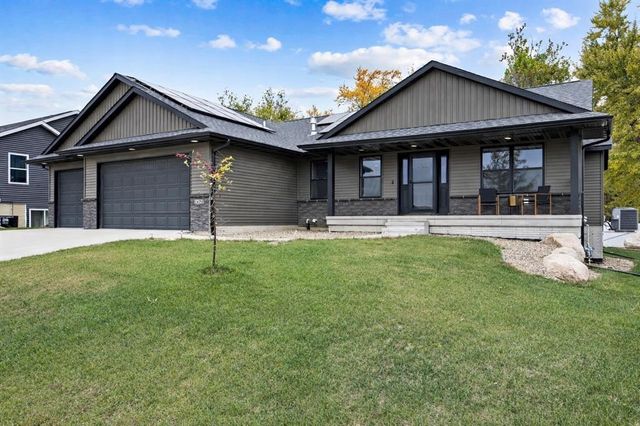 1698 Foxborough Drive, Marion, IA 52302