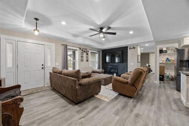 1698 Foxborough Drive, Marion, IA 52302