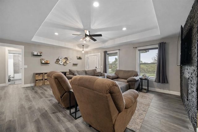 1698 Foxborough Drive, Marion, IA 52302