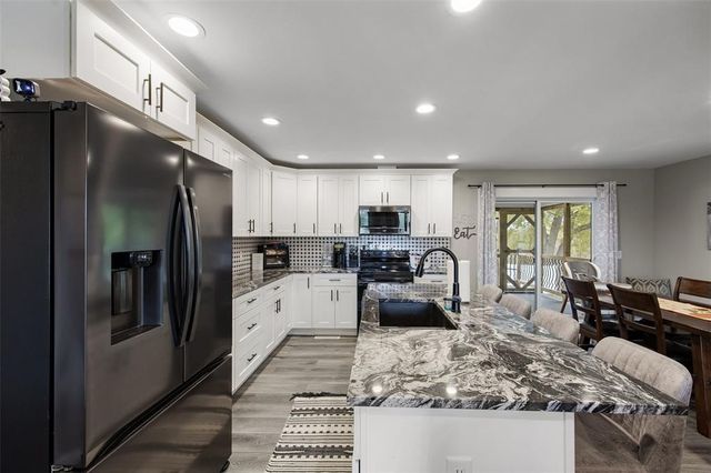 1698 Foxborough Drive, Marion, IA 52302