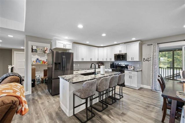 1698 Foxborough Drive, Marion, IA 52302