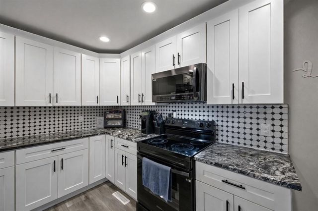 1698 Foxborough Drive, Marion, IA 52302