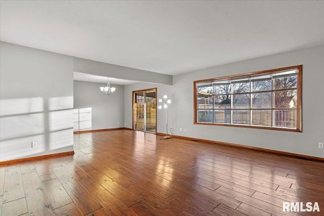 240 Stutely Lane, Springfield, IL 62704