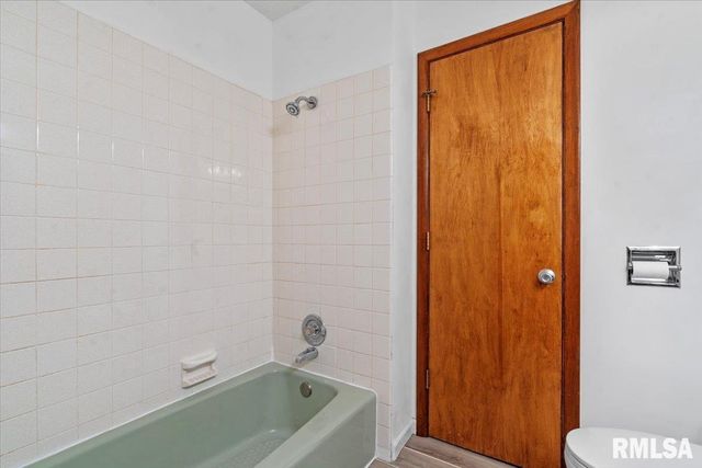 240 Stutely Lane, Springfield, IL 62704