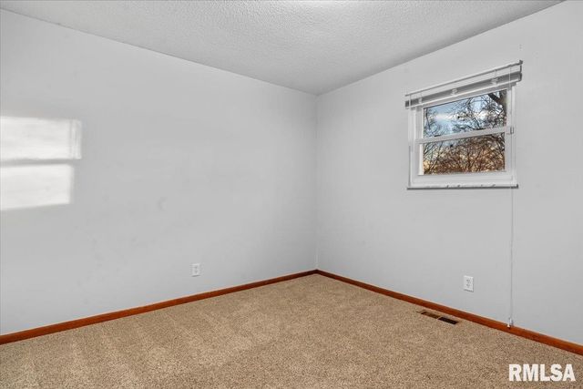 240 Stutely Lane, Springfield, IL 62704