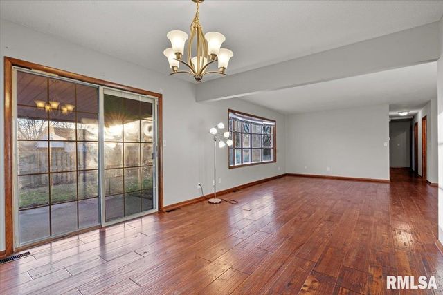 240 Stutely Lane, Springfield, IL 62704