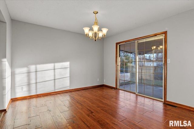 240 Stutely Lane, Springfield, IL 62704