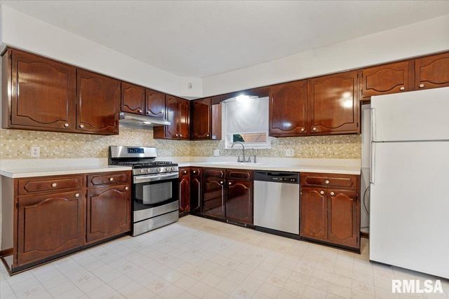 240 Stutely Lane, Springfield, IL 62704