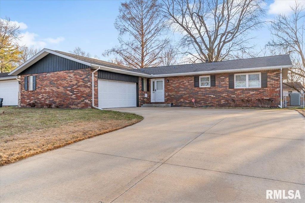 240 Stutely Lane, Springfield, IL 62704