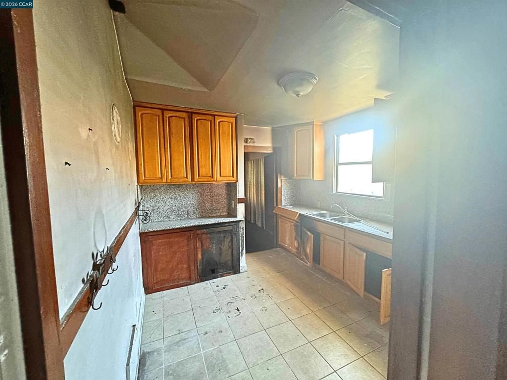 Image 10 of property listing at 1447 53rd Ave, Oakland, CA 94601