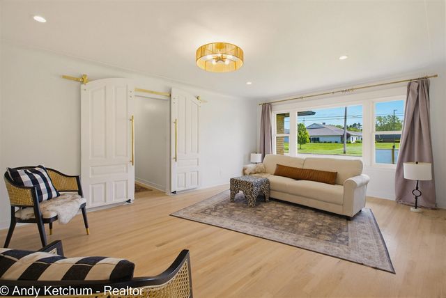 315 W 40th Street, Holland, MI 49423