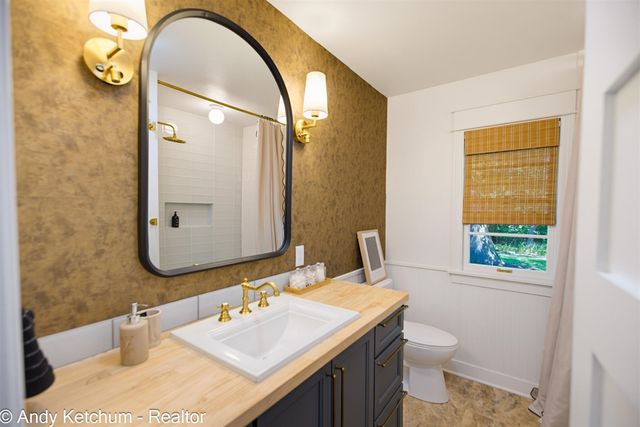 315 W 40th Street, Holland, MI 49423