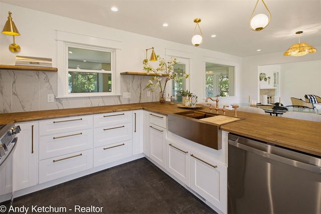 315 W 40th Street, Holland, MI 49423