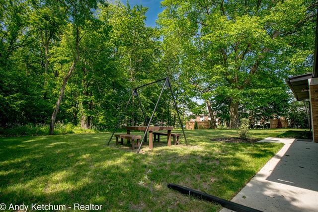 315 W 40th Street, Holland, MI 49423
