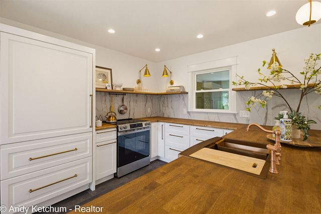 315 W 40th Street, Holland, MI 49423