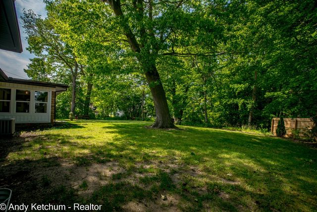 315 W 40th Street, Holland, MI 49423