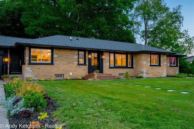 315 W 40th Street, Holland, MI 49423