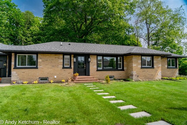 315 W 40th Street, Holland, MI 49423