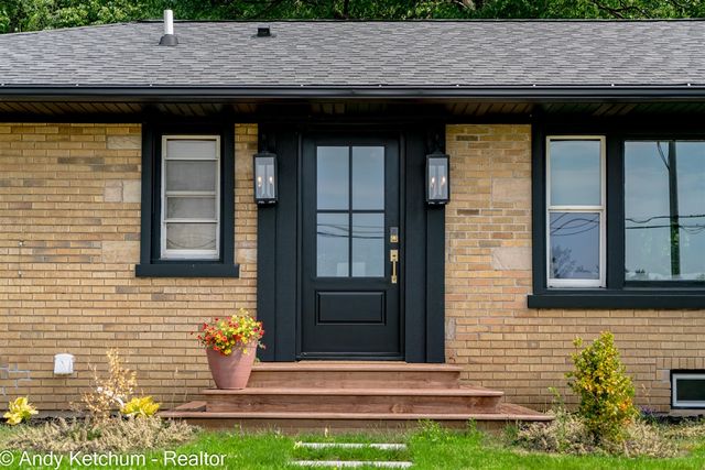 315 W 40th Street, Holland, MI 49423