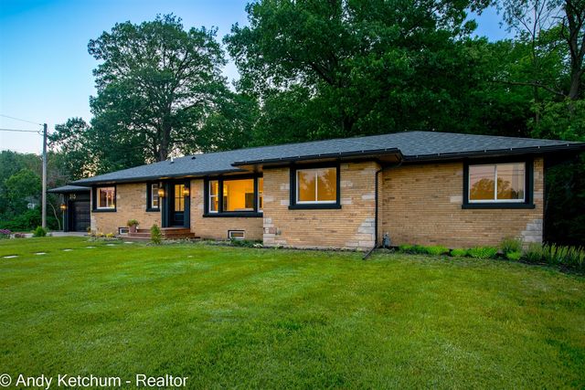 315 W 40th Street, Holland, MI 49423