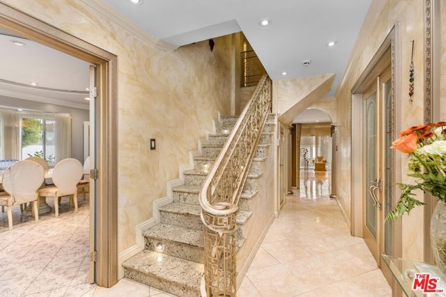 1976 N Catalina Street, Los Angeles, CA 90027