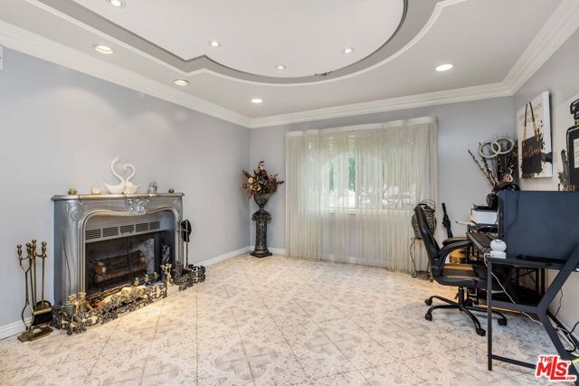 1976 N Catalina Street, Los Angeles, CA 90027