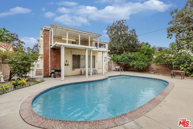 1976 N Catalina Street, Los Angeles, CA 90027