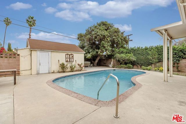 1976 N Catalina Street, Los Angeles, CA 90027