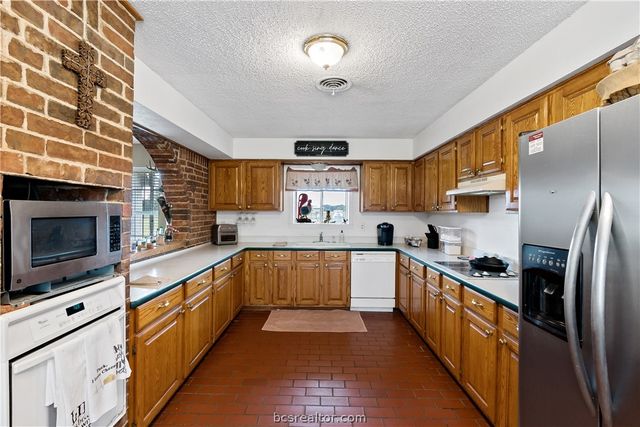 8166 Riley Road, Bryan, TX 77808