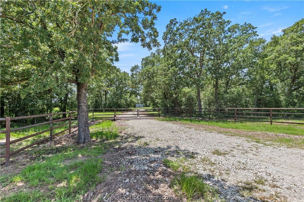 8166 Riley Road, Bryan, TX 77808