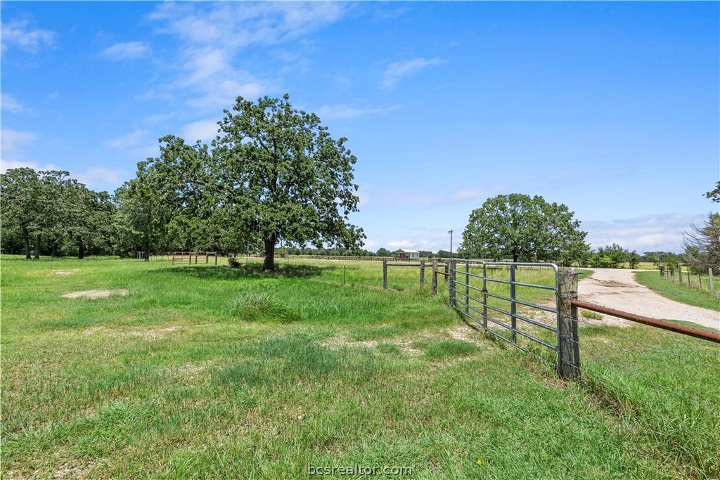 8166 Riley Road, Bryan, TX 77808 — photo 5