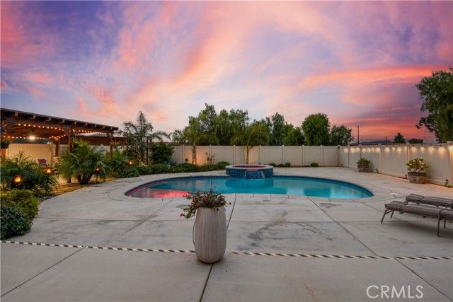 30225 Amber Lane, Hemet, CA 92543