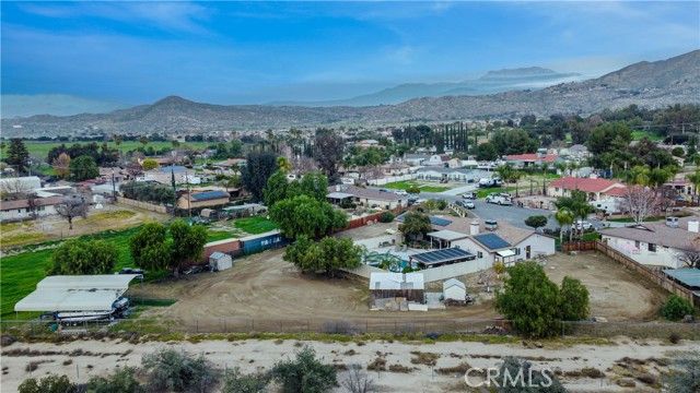 30225 Amber Lane, Hemet, CA 92543