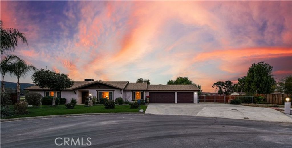 30225 Amber Lane, Hemet, CA 92543