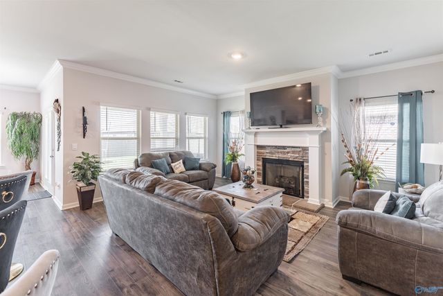 322 Jackson Point Circle, Huntsville, AL 35811