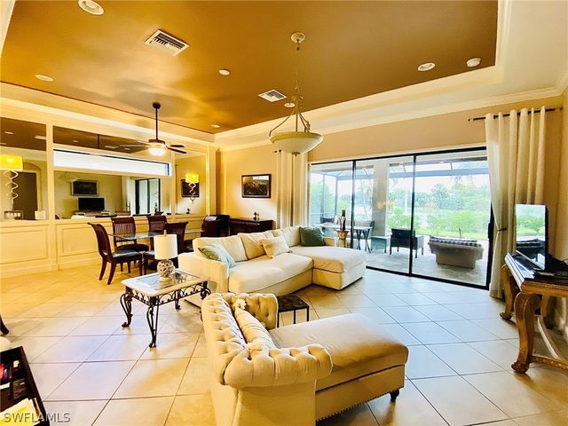 8527 Palacio TER N, Naples, FL 34114