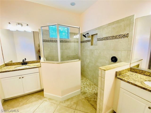 8527 Palacio TER N, Naples, FL 34114