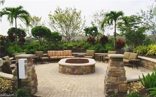 8527 Palacio TER N, Naples, FL 34114