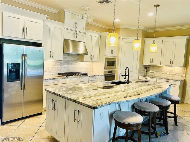 8527 Palacio TER N, Naples, FL 34114