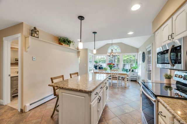 16 Lenore Place, Hauppauge, NY 11788