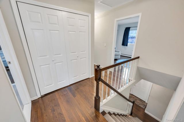 16 Lenore Place, Hauppauge, NY 11788