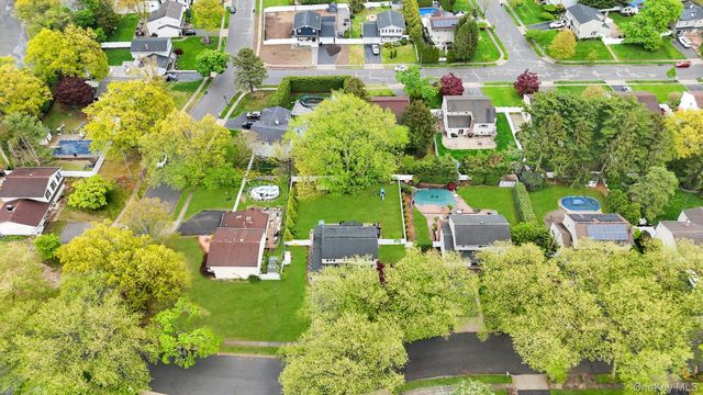 16 Lenore Place, Hauppauge, NY 11788