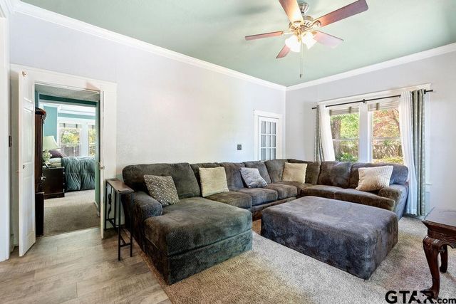 218 N Texas St, Pittsburg, TX 75686