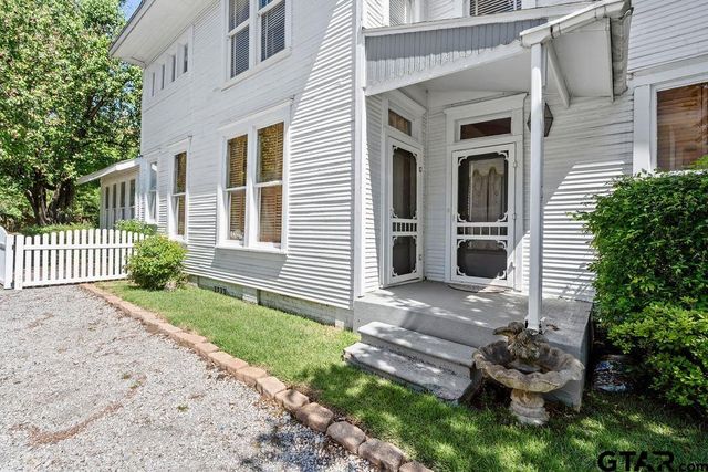 218 N Texas St, Pittsburg, TX 75686
