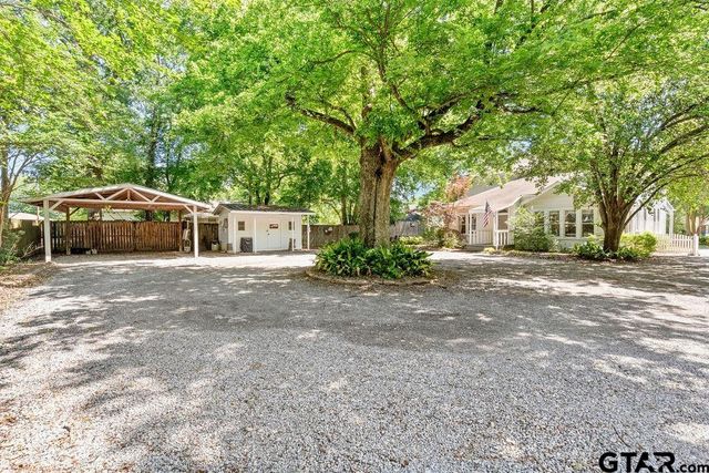 218 N Texas St, Pittsburg, TX 75686