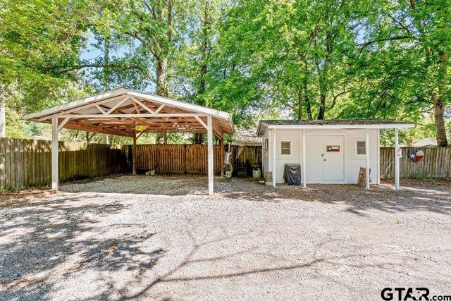 218 N Texas St, Pittsburg, TX 75686